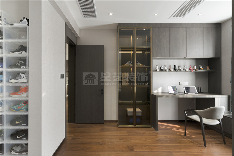 一品尊府220平次臥裝修實景圖