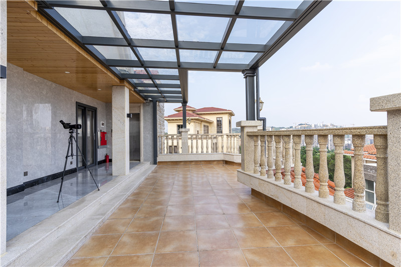 碧麗山莊450平別墅陽(yáng)臺(tái)裝修實(shí)景圖