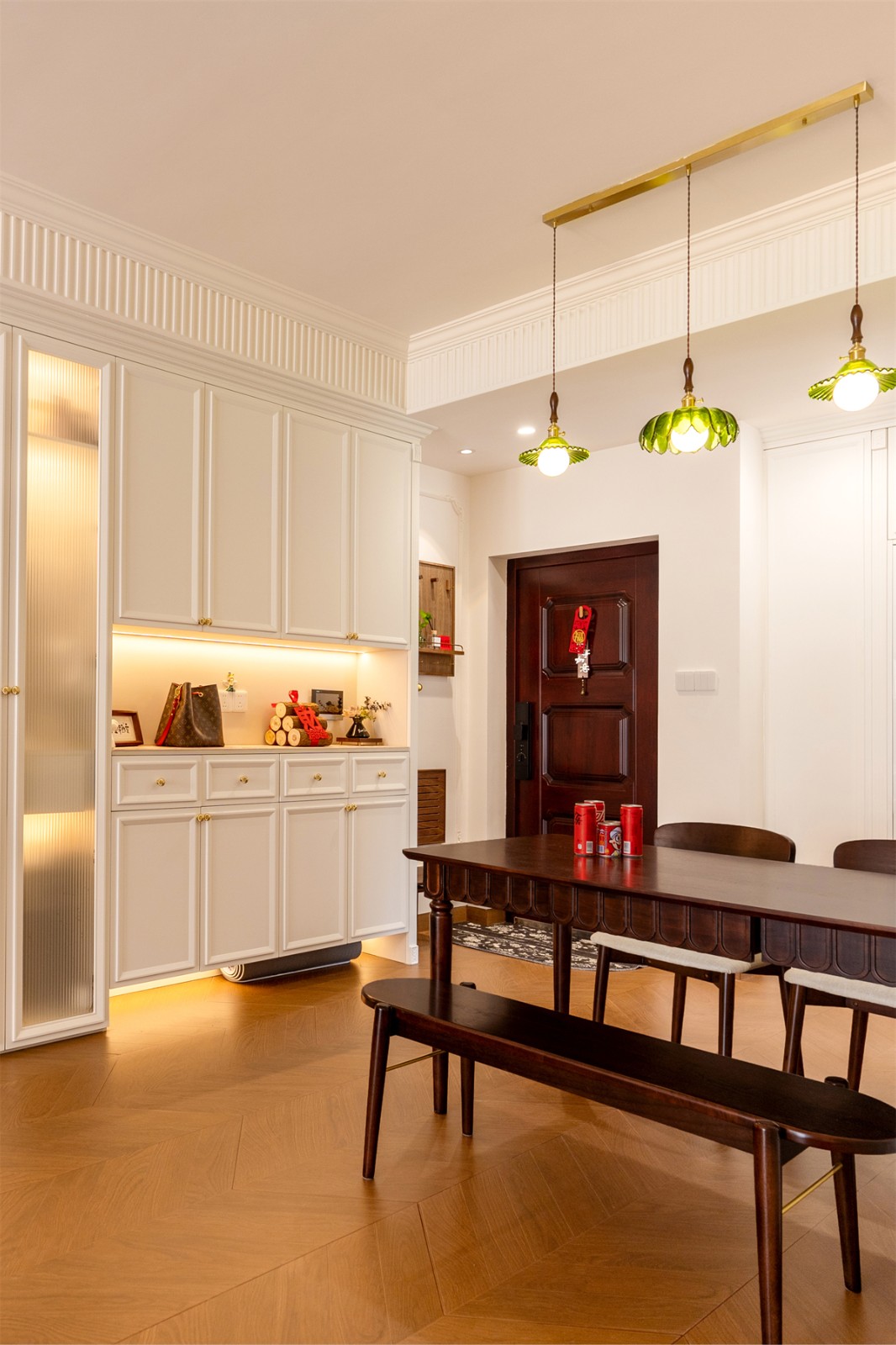 邕熙華府80平法式風(fēng)格餐廳裝修完工實景圖