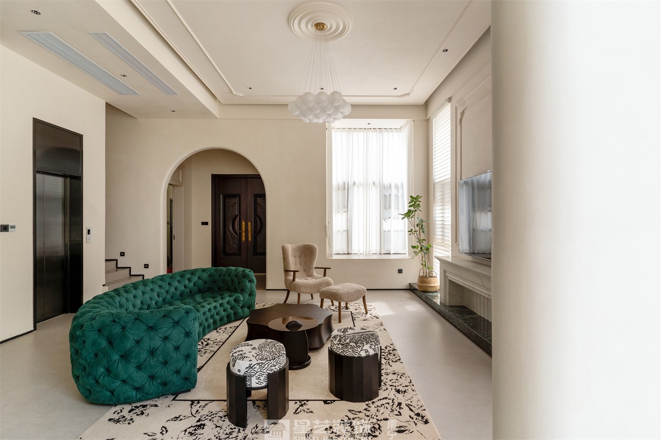 盛世江山300平中古風客廳裝修完工實景圖