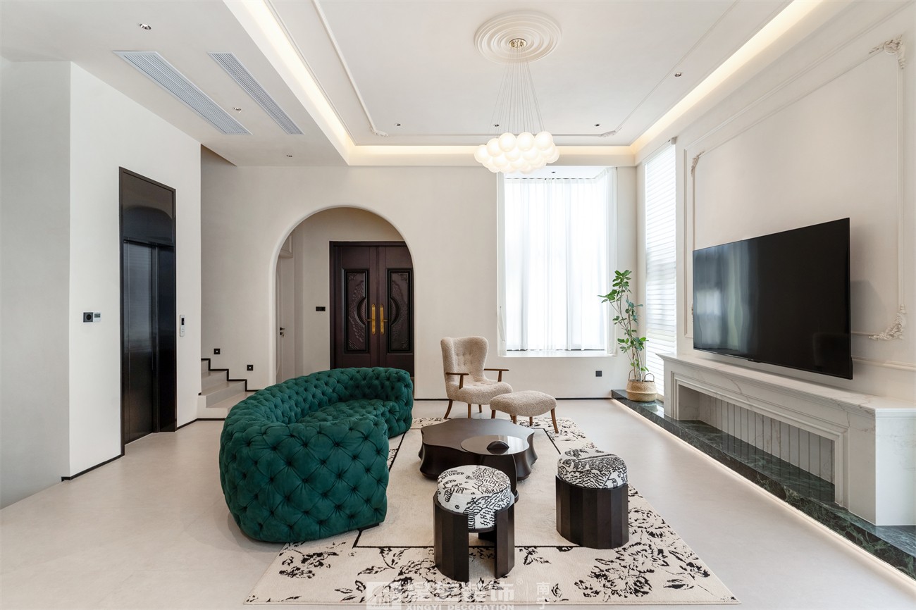 盛世江山300平中古風客廳裝修完工實景圖